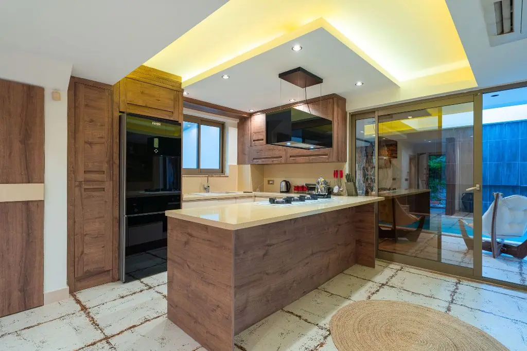 Fitted kitchen